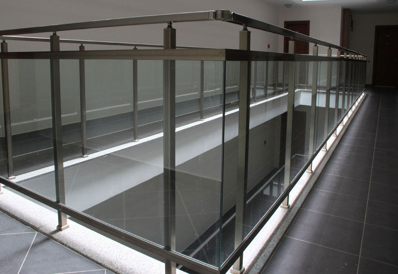 Alüminyum - Cam Korkuluk